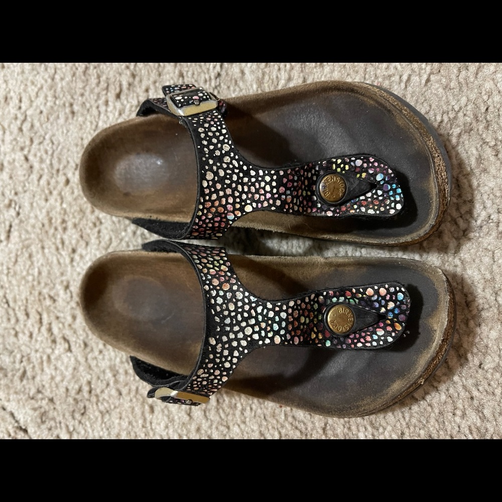 Birkenstock gizeh, little girl size 31 (1 US)